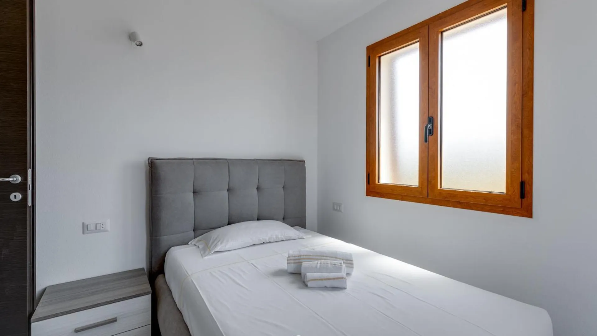 Mandarin Apartment 5 Àrbatax