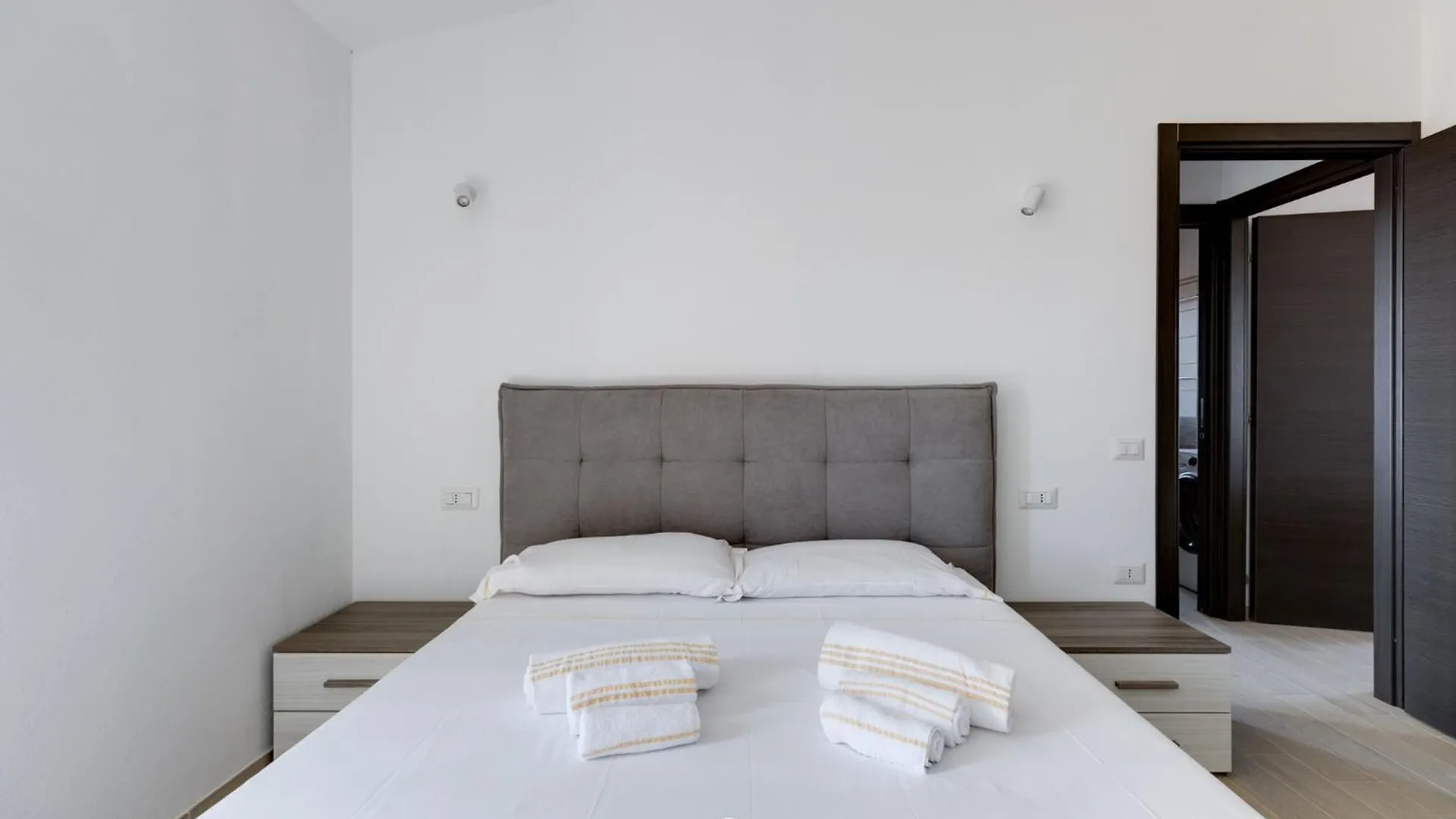 Mandarin Apartment 5 Àrbatax