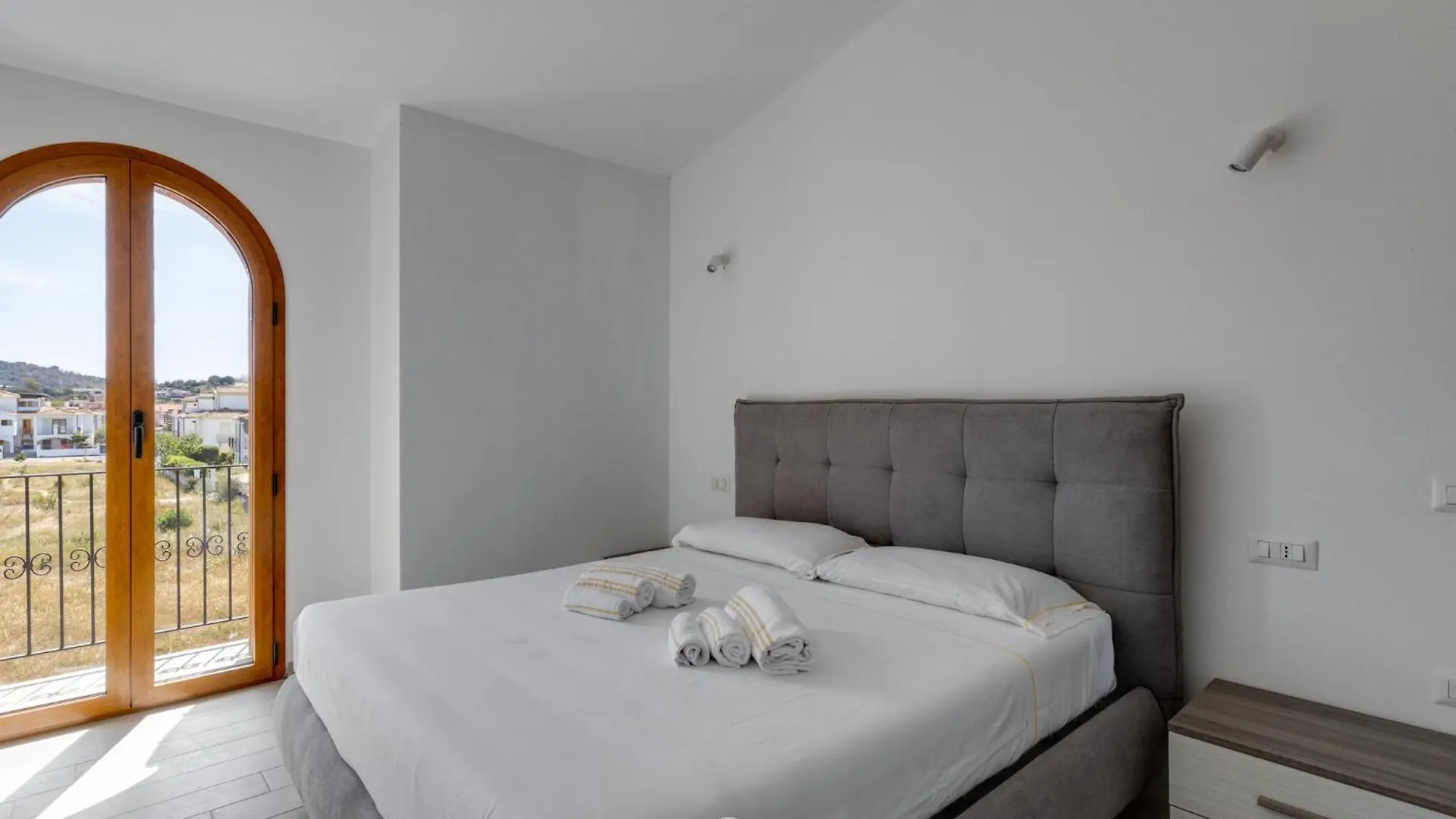 Mandarin Apartment 5 Àrbatax